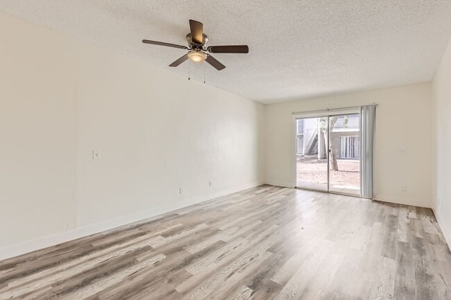Building Photo - 2826 E Le Marche Ave