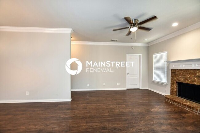Building Photo - 3 Bedroom Pet-Friendly Home in Red Oak, TX with Main Street Renewal