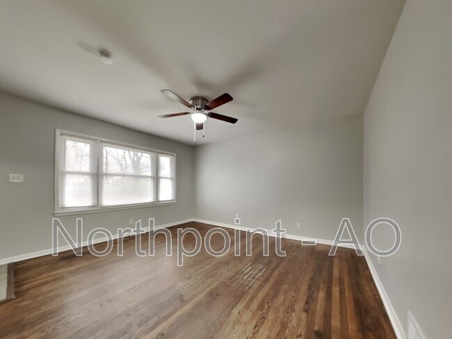 Building Photo - 8403 E 98th Terrace