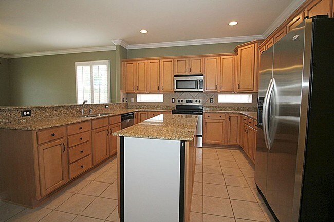 Building Photo - Gorgeous Home With A Pool In Mary Esther