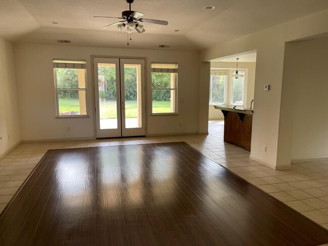 Building Photo - 8714 N Heartland Way