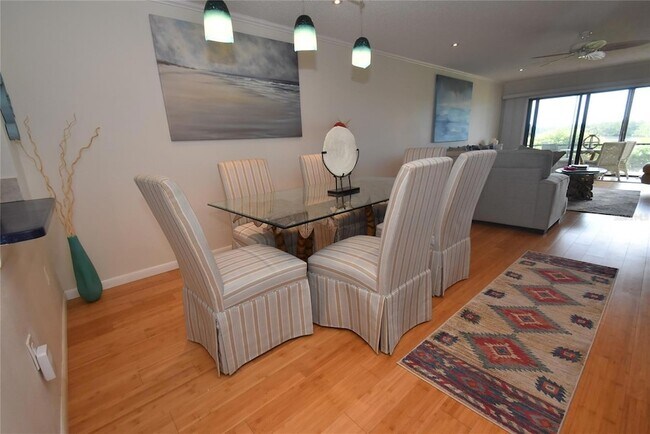 Foto del edificio - 1520 Pelican Point Dr