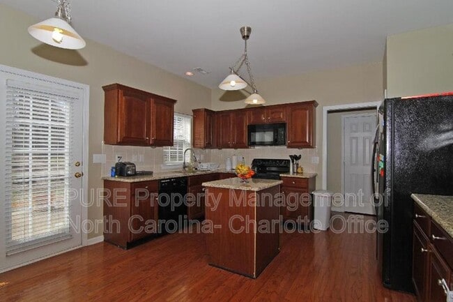 Building Photo - 3904 Luthers Rock Ct