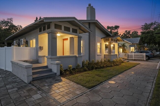 Building Photo - 486 9th Ave N