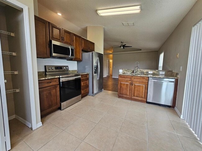 Foto del edificio - 1528 Ridge Pointe Dr