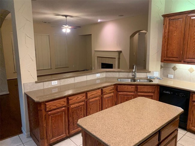 Building Photo - 9720 Barksdale Dr