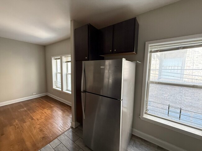 Foto del edificio - 838 E 53rd St