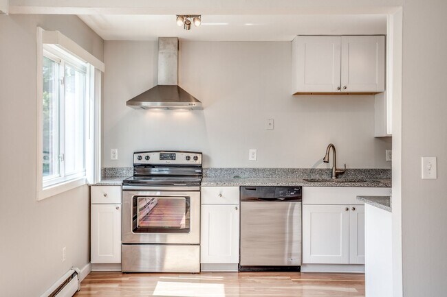 Foto del interior - 732 Polk St NE