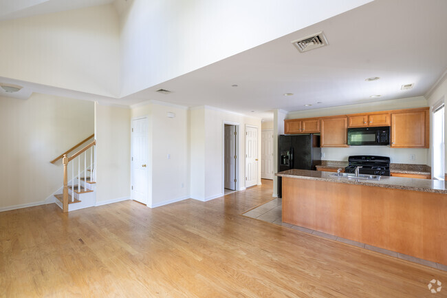 1BR - 890SF - Summerview Square