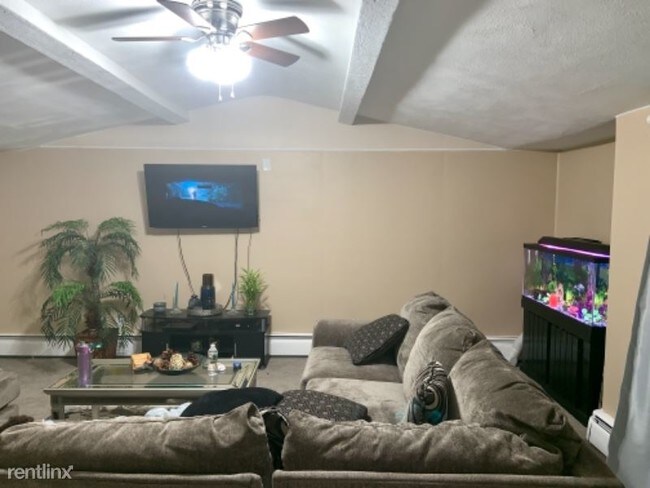 Building Photo - 1 br, 1 bath Apartment - 1 Hillcrest Ave