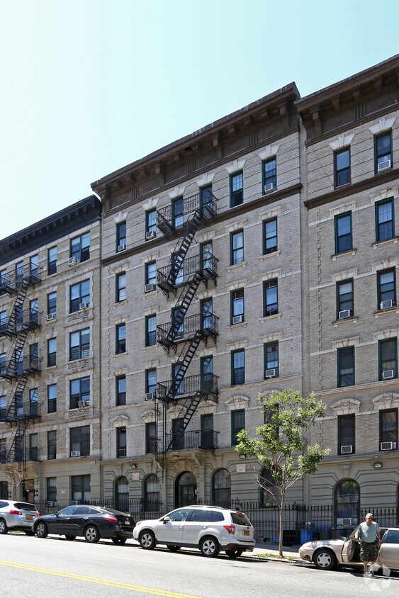 Building Photo - 514 W 135th St