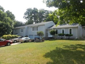Building Photo - 2923-2925 Cortland Dr