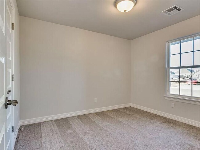 Foto del edificio - Gorgeous 3 Bed 2 Bath Home in Heart Of Yukon!