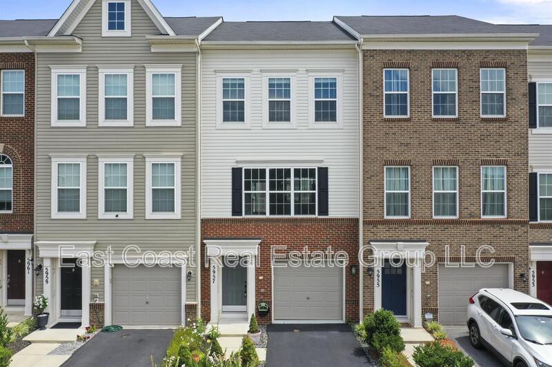 Foto principal - 5957 Whelan Ln