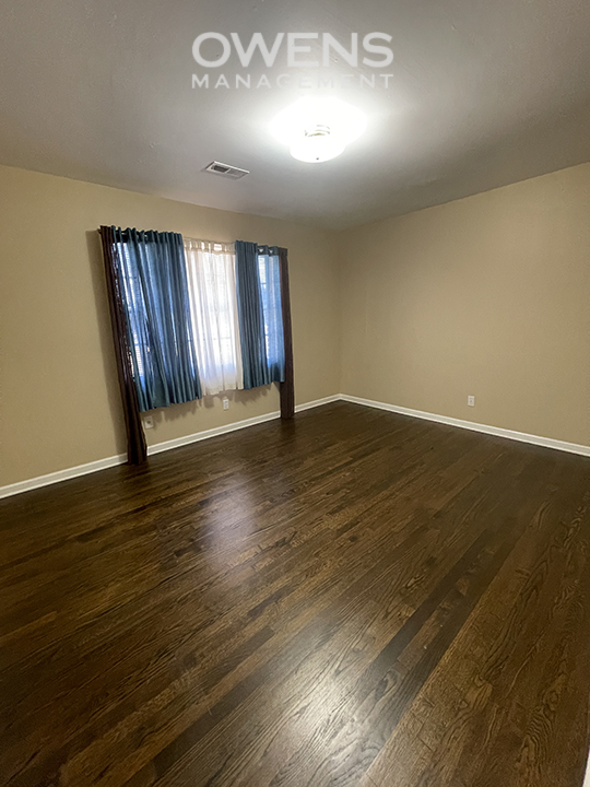 Building Photo - Charming 2 bedroom duplex for rent in down...