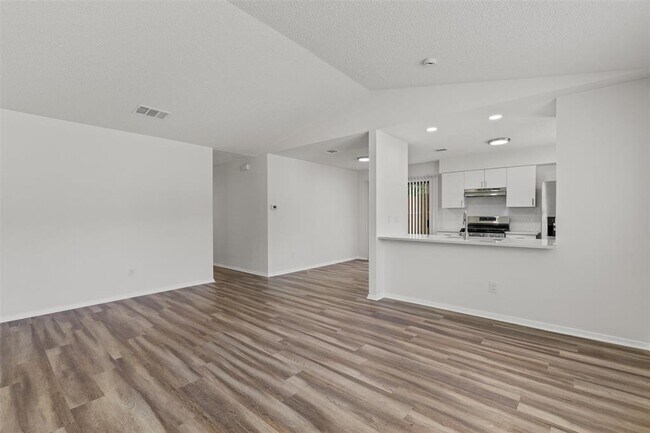 Foto del edificio - 11411 Walnut Ridge Dr