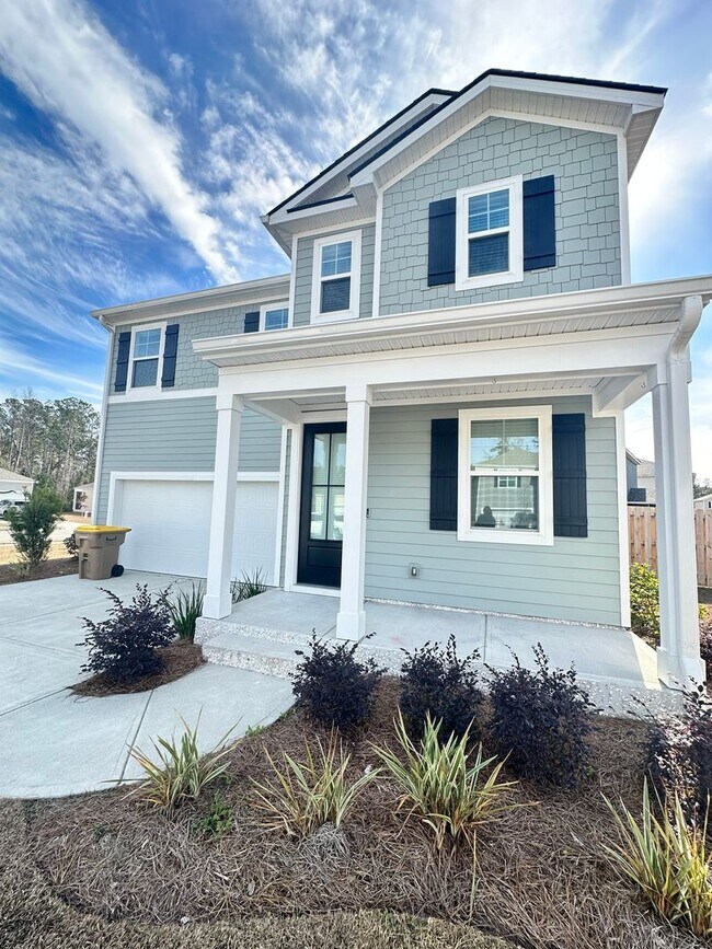 Building Photo - 4 Br/2.5 Bth in The Watergrass Community