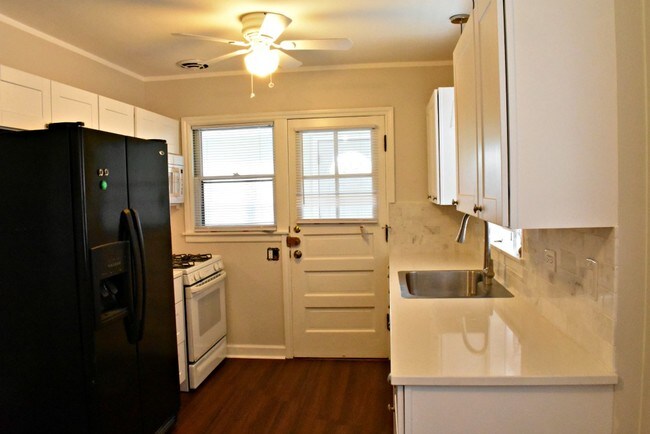 Foto del edificio - 3505 N Nora Ave