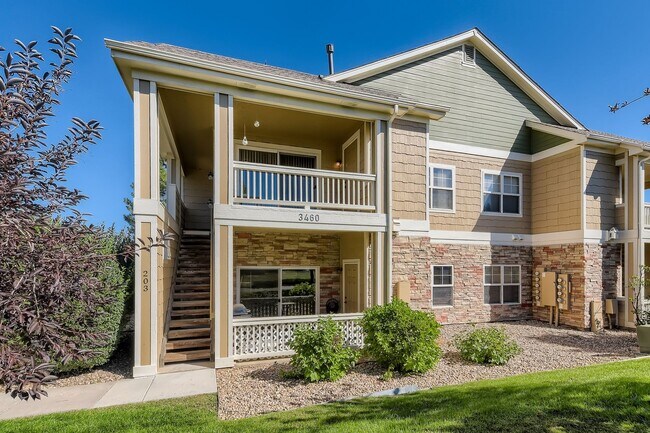 Building Photo - Comfortable 2 BDR / 2 BA Condo in Golf Com...