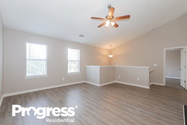 Building Photo - 10605 Day Lily Dr