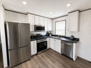 Building Photo - 25156 Nuway Ave