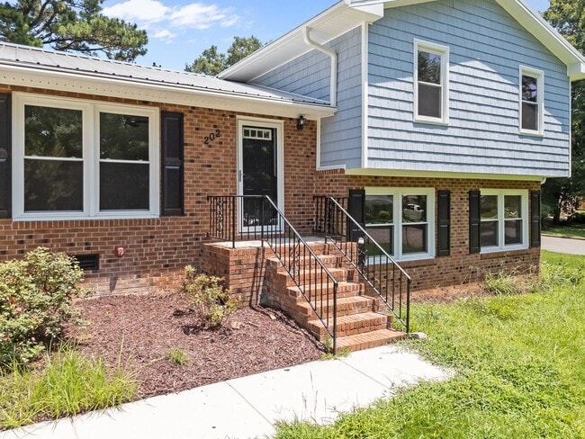 Building Photo - Fantastic Corner Lot, Updated 4 Bedroom Sp...