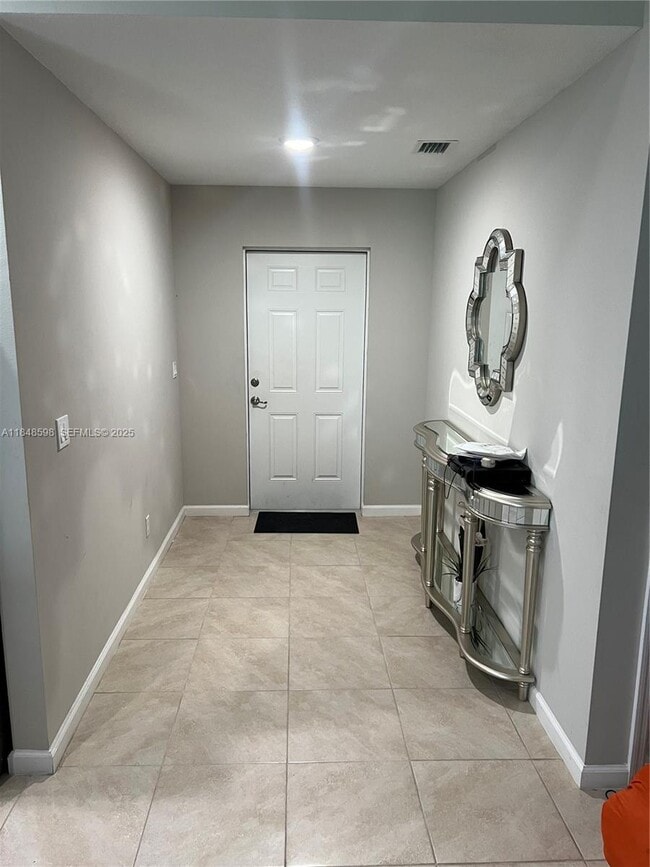 Building Photo - 172 SW Langfield Ave