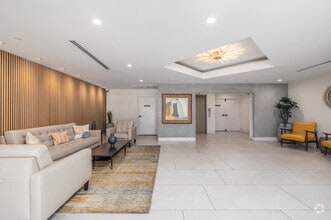 Lobby - Palm Court Apartments
