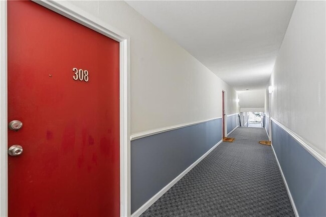 Building Photo - 395 Pharr Rd NE