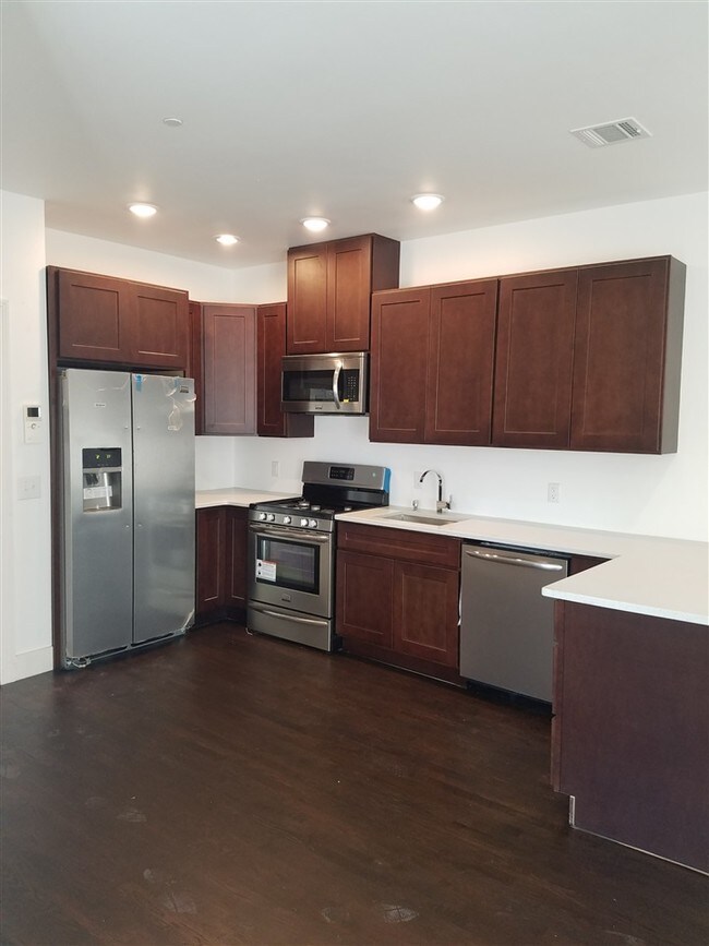 Building Photo - 4314 Meadowview Ave