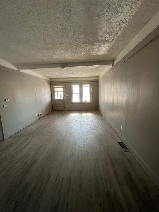 27 E Glenwood Ave, Ecorse, MI 48229 House Rental in Ecorse, MI