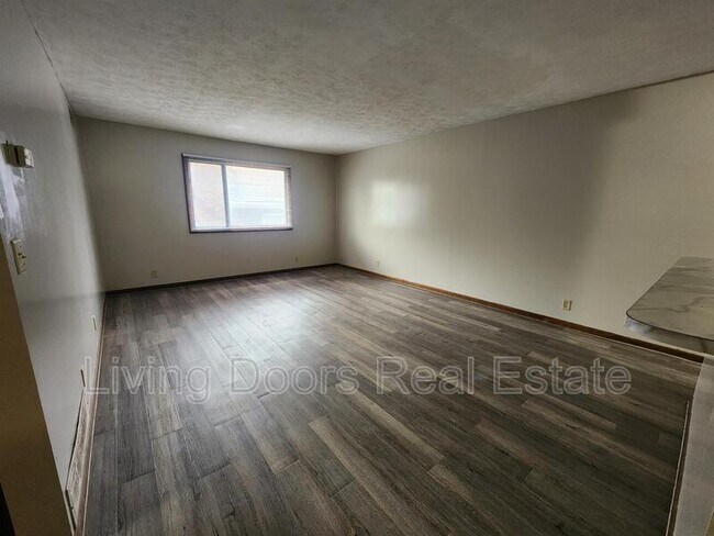 Foto del edificio - 1215 A St