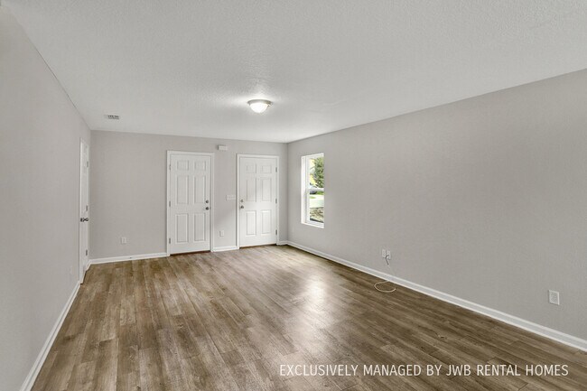 Foto del edificio - 6815 Lake Mist Ln