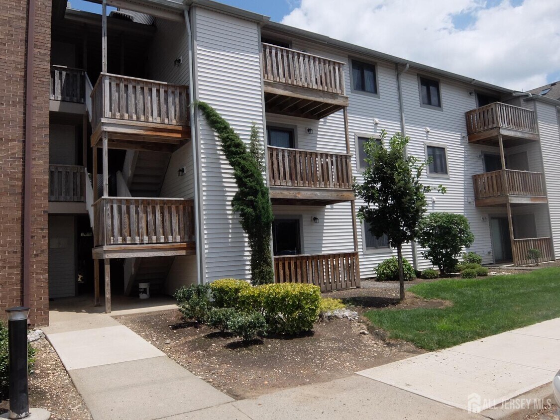 Foto principal - 5307 Ravens Crest Dr