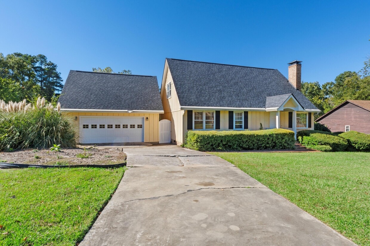 Foto principal - 1201 River Ridge Dr
