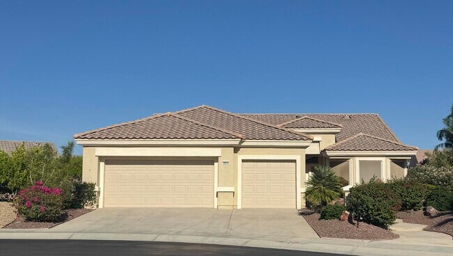 Foto del edificio - 39354 Falconwood Ct