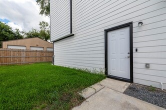 Building Photo - 6309 Sandra St