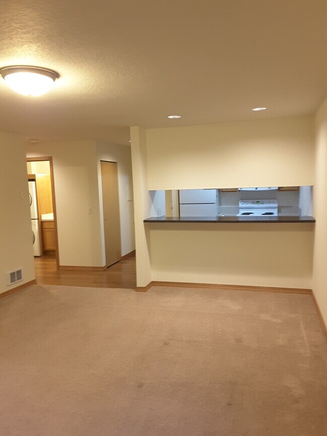 Building Photo - Pinehurst Apartments