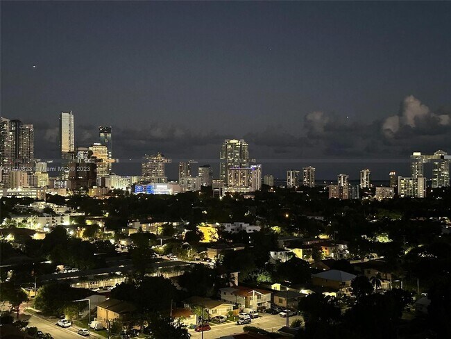 Building Photo - 900 SW 8th St
