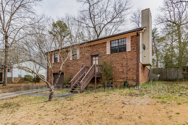 Building Photo - 425 Bellehurst Dr