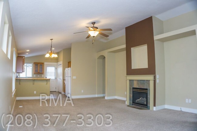 Building Photo - 3 Bedroom Patio Home on Amity Road