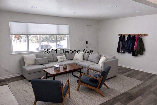Foto del edificio - 2544 Elwood Ave