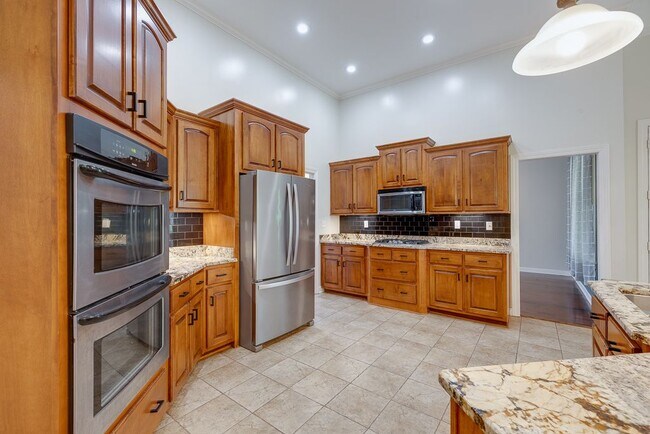 Foto del edificio - 2569 College Rd