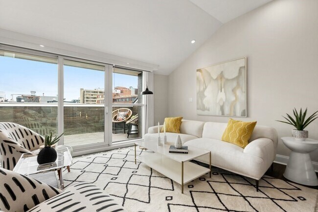 Foto del edificio - 771 Harrison Ave