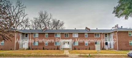 Building Photo - 108 3rd St