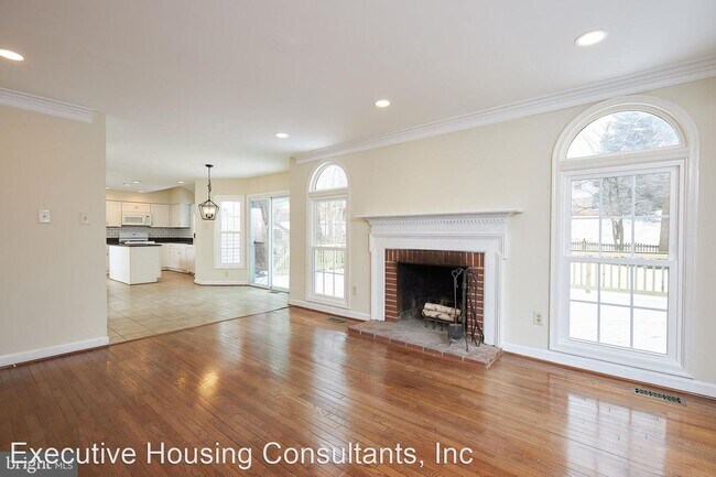 Building Photo - 5 br, 3 bath House - 14531 Cutstone Way