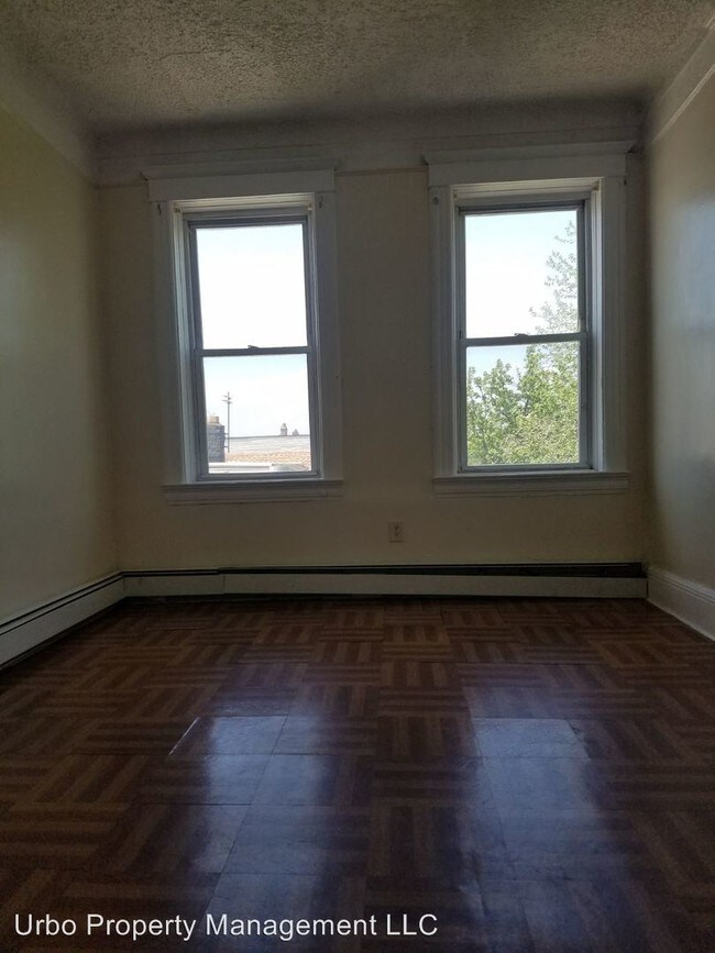 Building Photo - 72 Woodlawn Ave