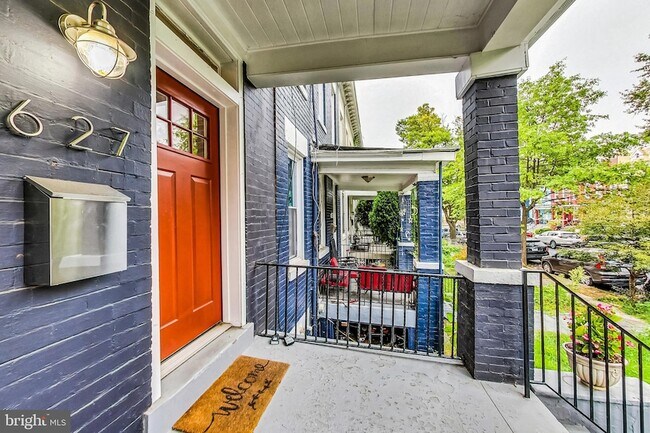 Foto del edificio - 627 Lamont St NW