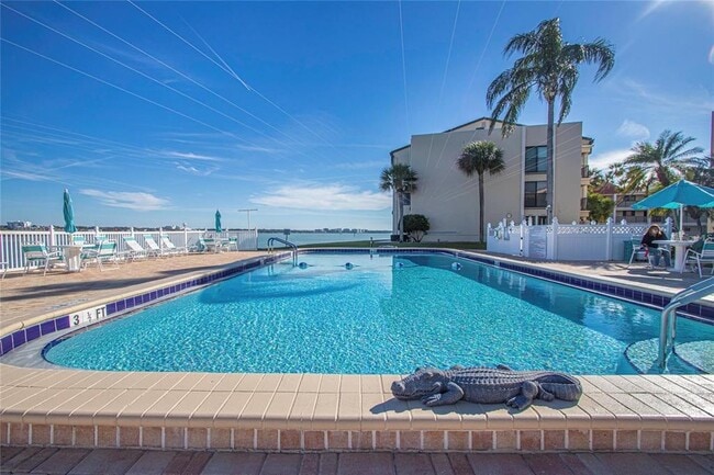 Foto del edificio - 895 S Gulfview Blvd
