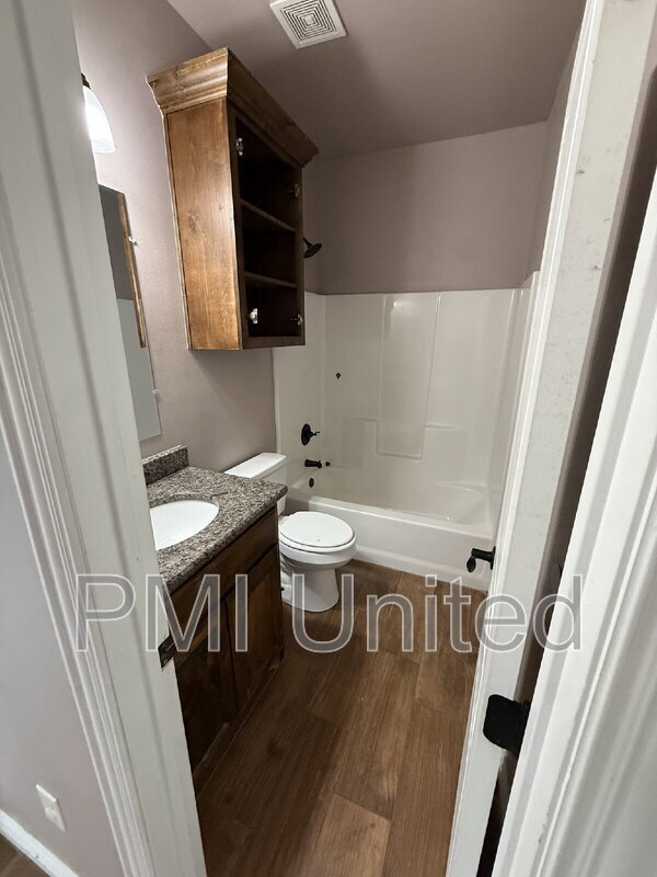 Building Photo - 709 S Montgomery St